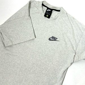 NWOT - Nike Men’s Sportswear Essential Premium Short Sleeve T-Shirt - Light Grey